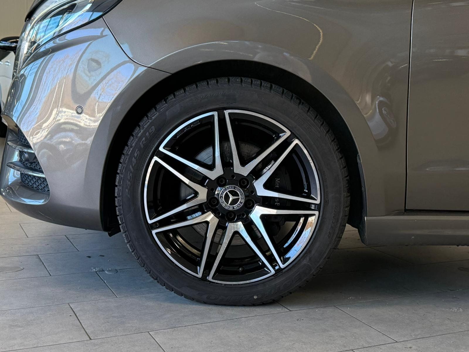 Fahrzeugabbildung Mercedes-Benz V 250d Edition kompakt AMG+AHK+COMAND+FAP+KAMERA