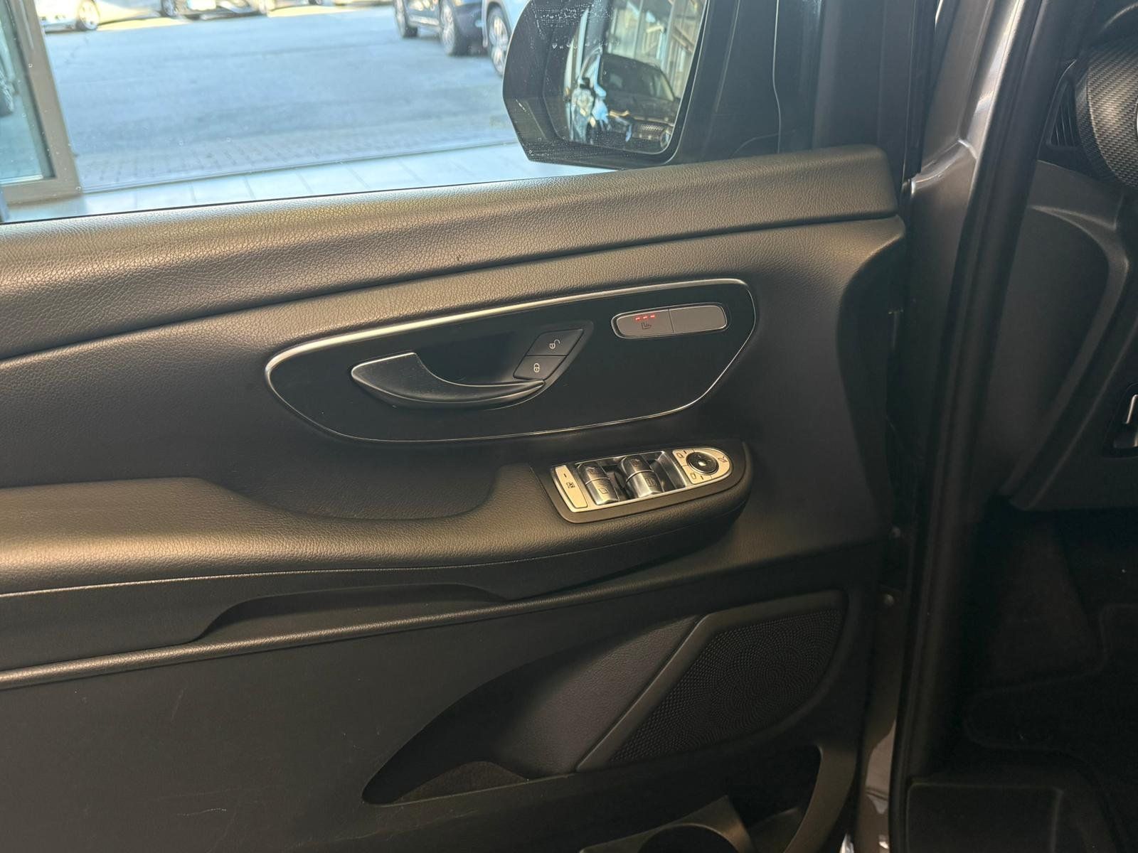 Fahrzeugabbildung Mercedes-Benz V 250d Edition kompakt AMG+AHK+COMAND+FAP+KAMERA