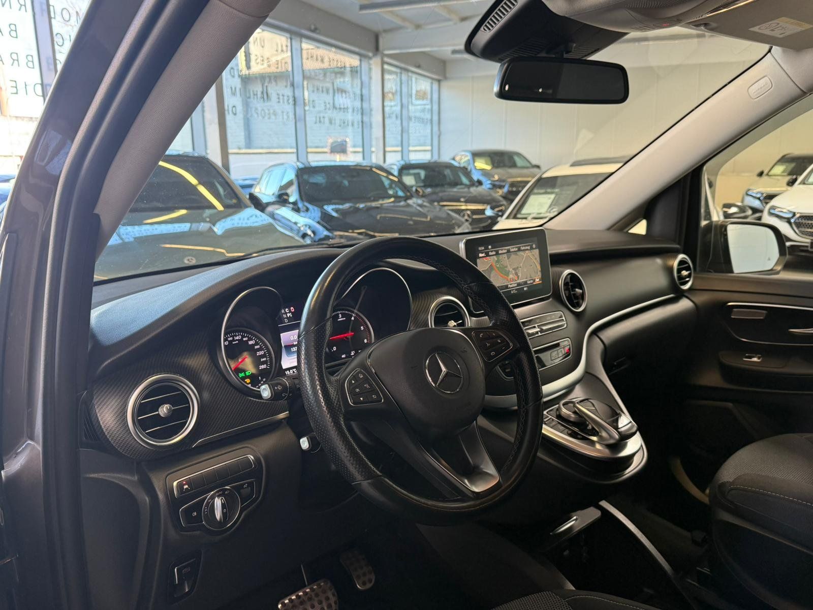 Fahrzeugabbildung Mercedes-Benz V 250d Edition kompakt AMG+AHK+COMAND+FAP+KAMERA