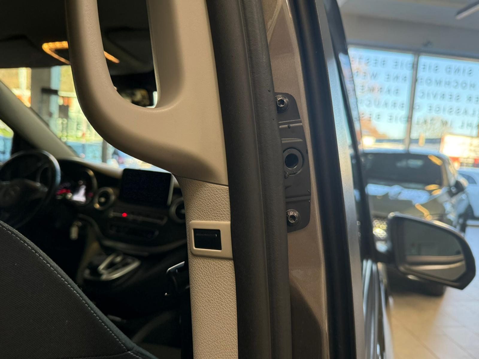 Fahrzeugabbildung Mercedes-Benz V 250d Edition kompakt AMG+AHK+COMAND+FAP+KAMERA