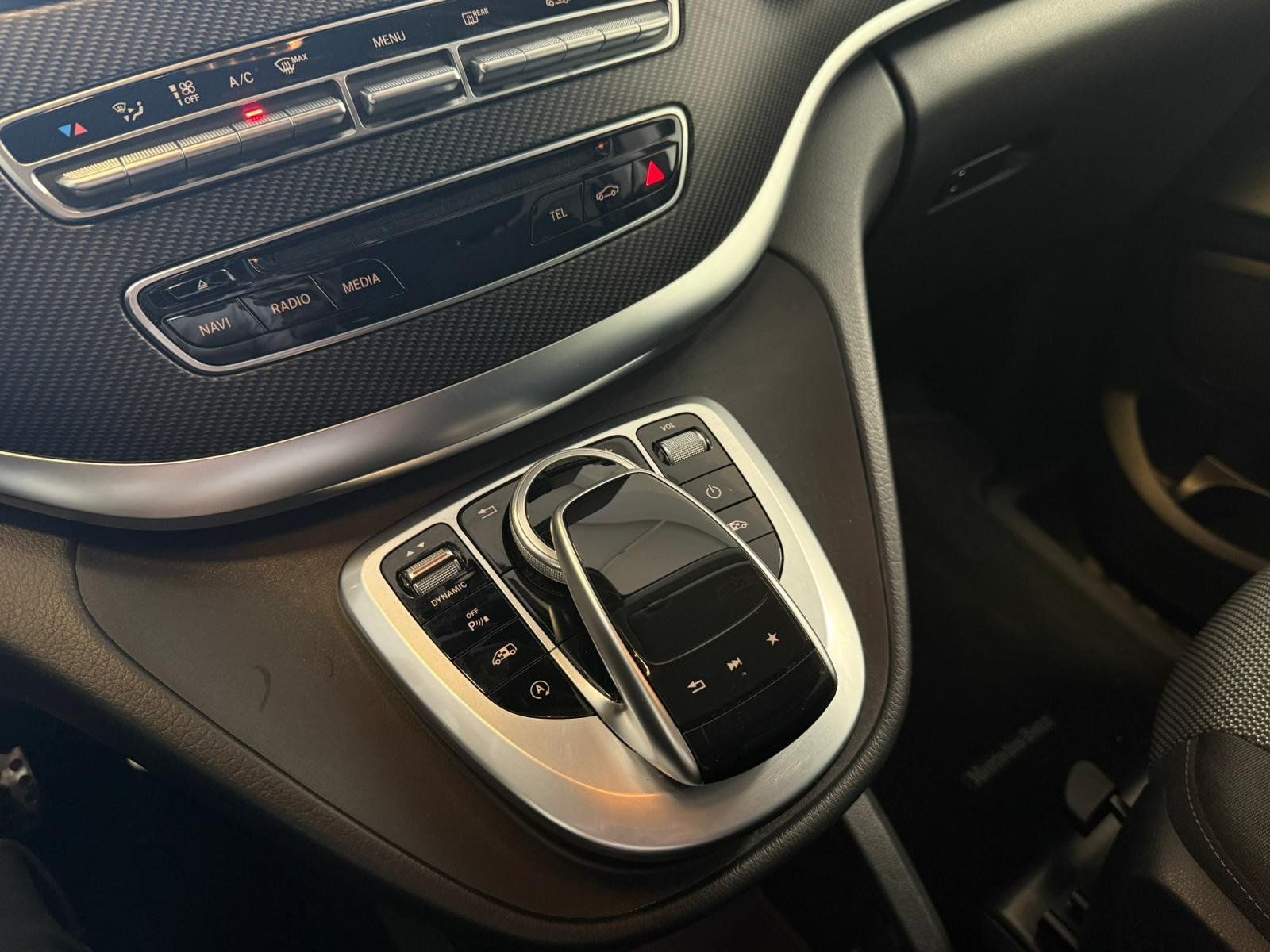 Fahrzeugabbildung Mercedes-Benz V 250d Edition kompakt AMG+AHK+COMAND+FAP+KAMERA