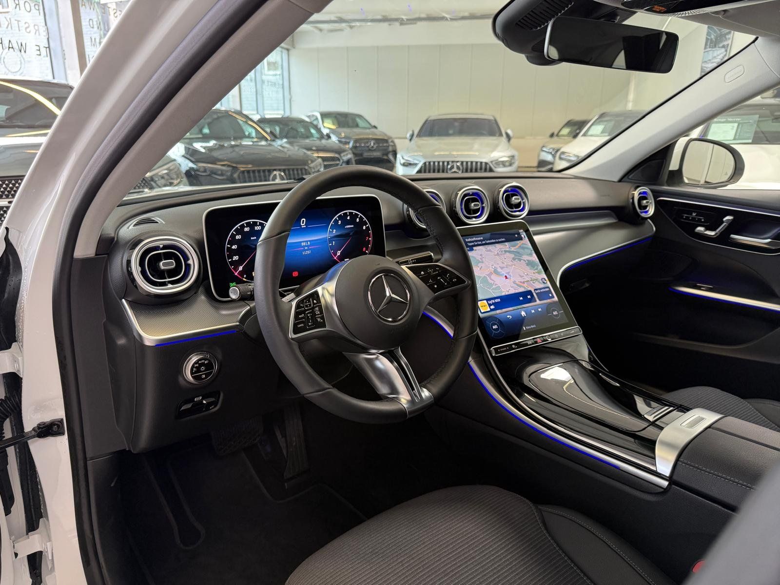 Fahrzeugabbildung Mercedes-Benz C 180 T Avantgarde KAMERA+AHK+MEMORY+KEYLESS+LED