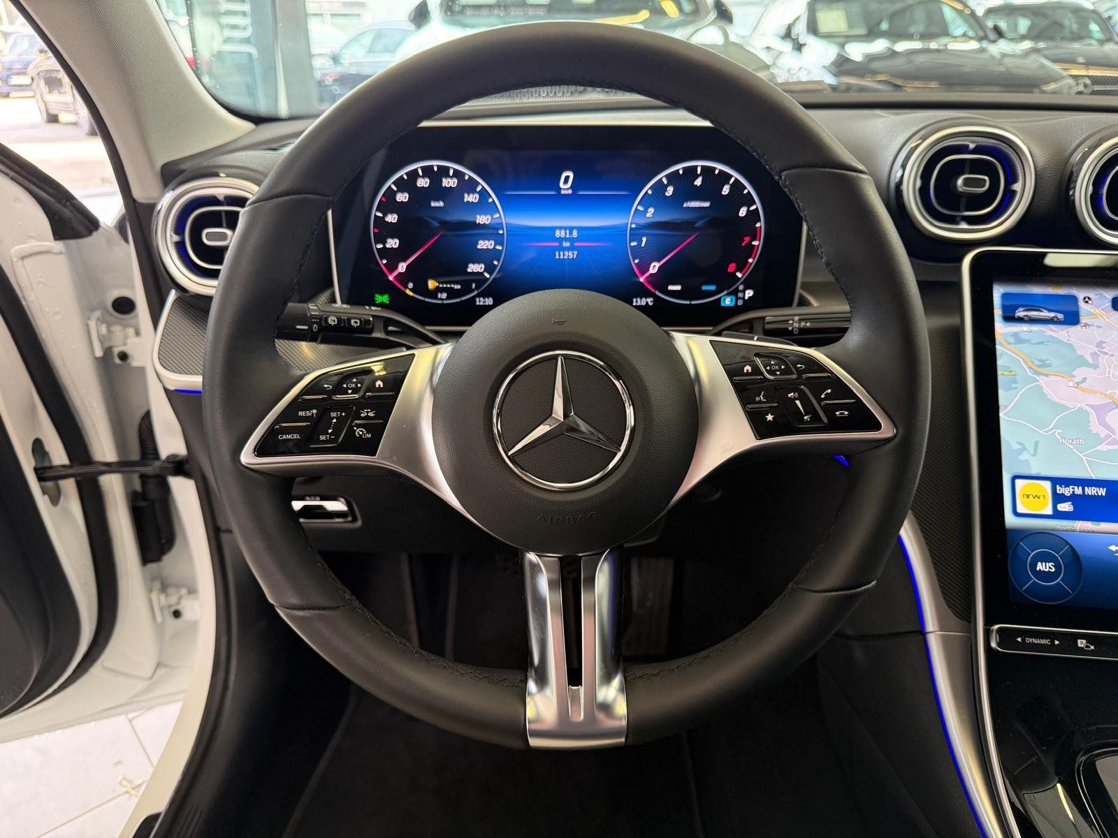 Fahrzeugabbildung Mercedes-Benz C 180 T Avantgarde KAMERA+AHK+MEMORY+KEYLESS+LED