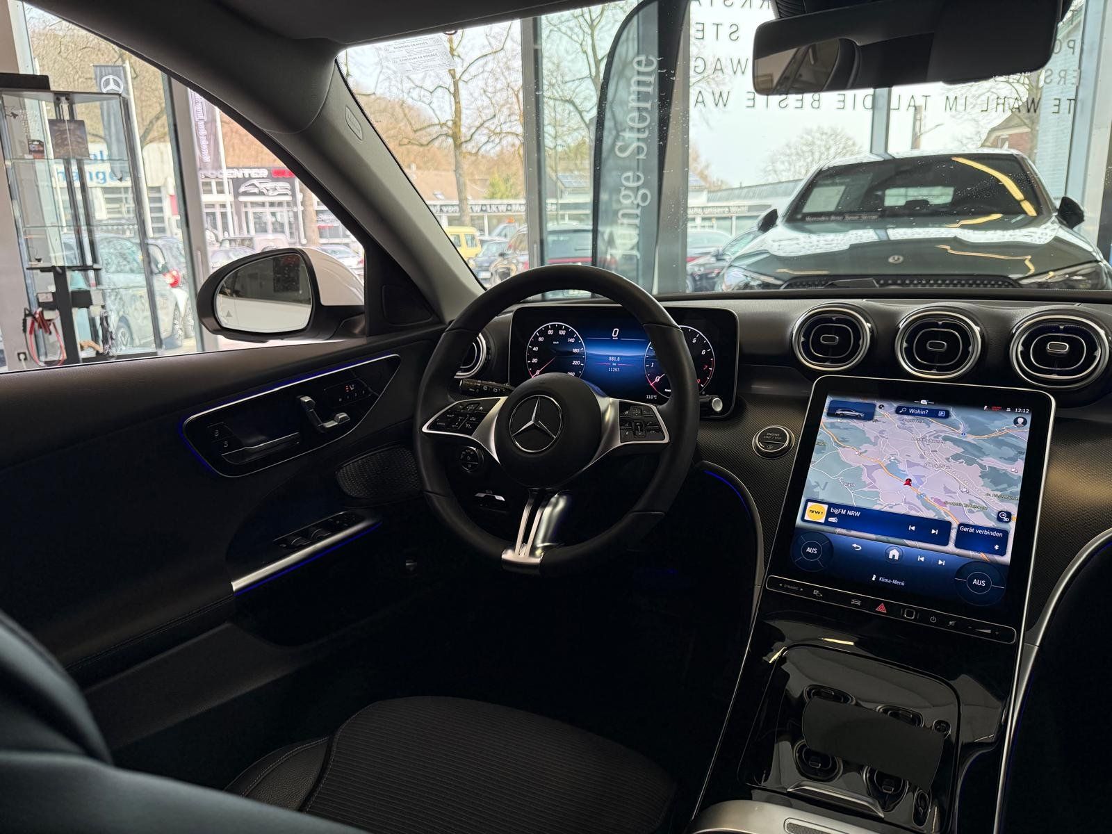 Fahrzeugabbildung Mercedes-Benz C 180 T Avantgarde KAMERA+AHK+MEMORY+KEYLESS+LED