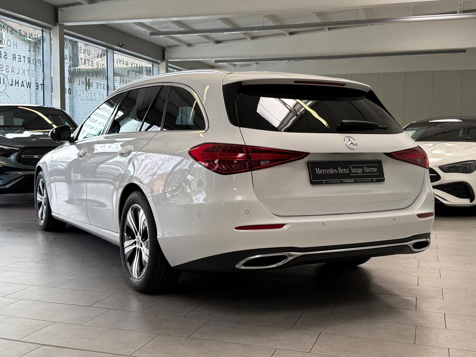 Fahrzeugabbildung Mercedes-Benz C 180 T Avantgarde KAMERA+AHK+MEMORY+KEYLESS+LED