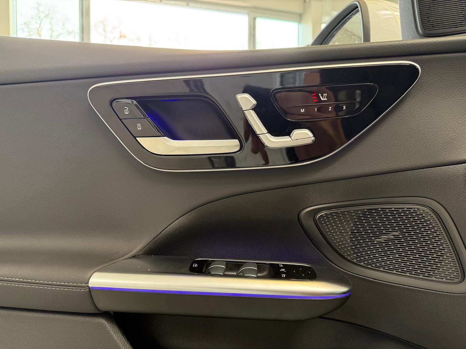 Fahrzeugabbildung Mercedes-Benz C 180 T Avantgarde KAMERA+AHK+MEMORY+KEYLESS+LED