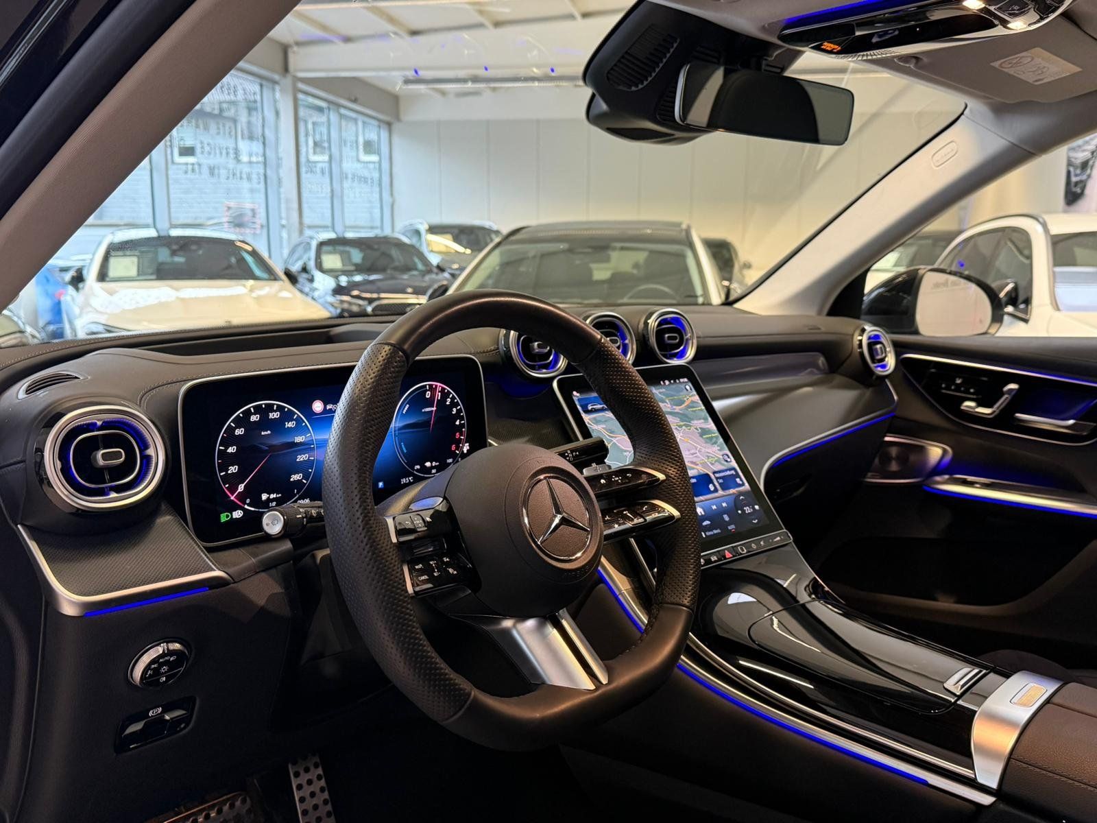 Fahrzeugabbildung Mercedes-Benz GLC 300 de 4M AMG DISTR+AHK+BURM+PANO+HUD+MEMORY