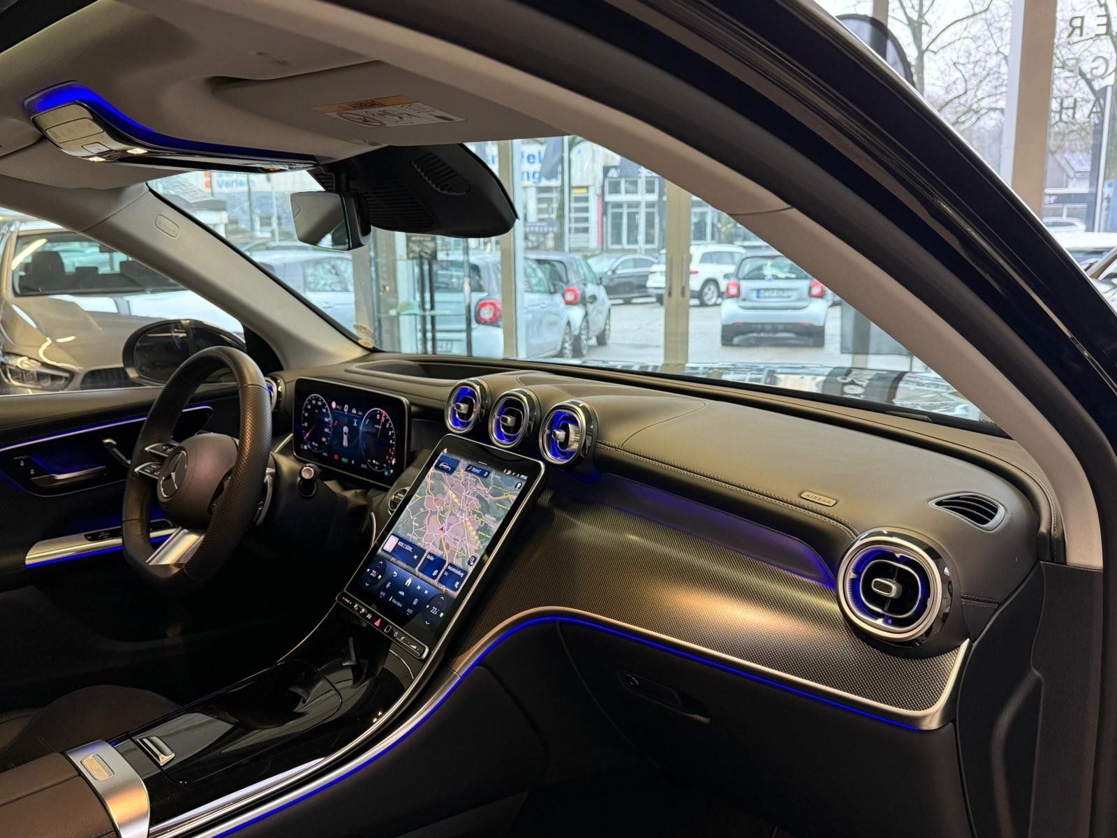 Fahrzeugabbildung Mercedes-Benz GLC 300 de 4M AMG DISTR+AHK+BURM+PANO+HUD+MEMORY