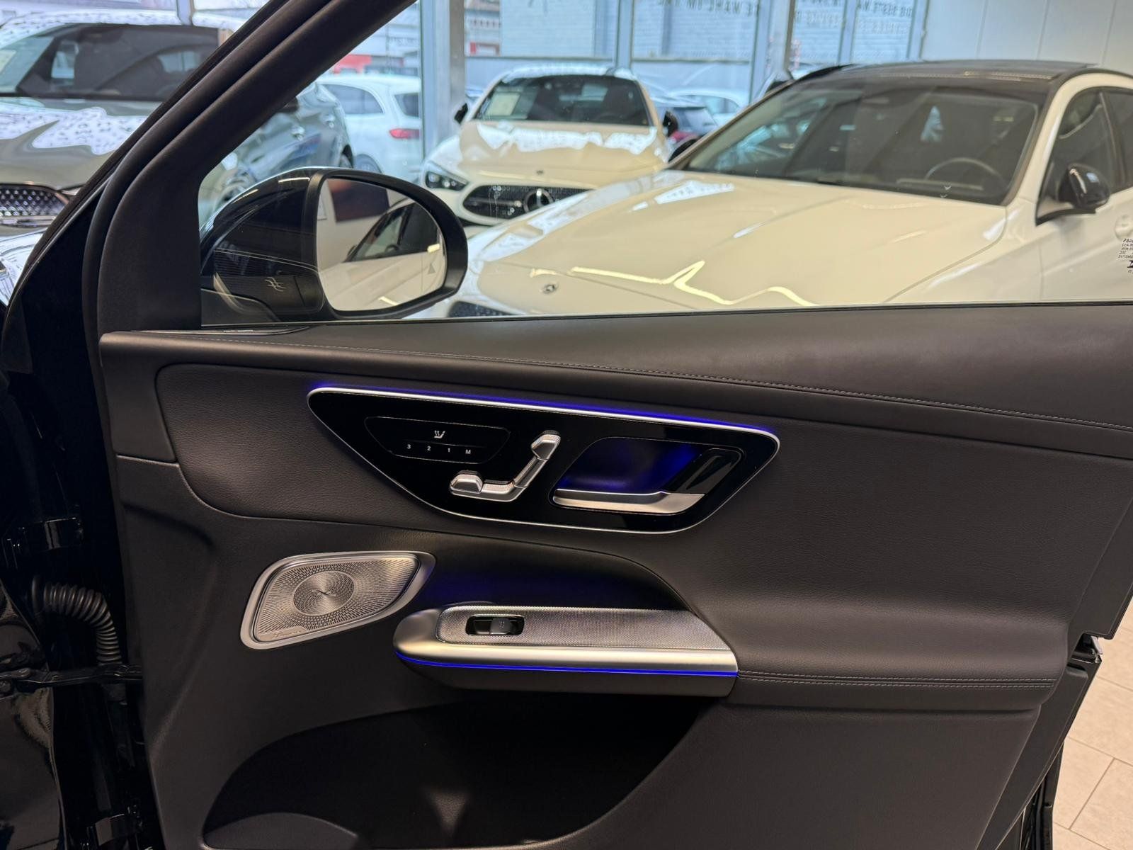 Fahrzeugabbildung Mercedes-Benz GLC 300 de 4M AMG DISTR+AHK+BURM+PANO+HUD+MEMORY