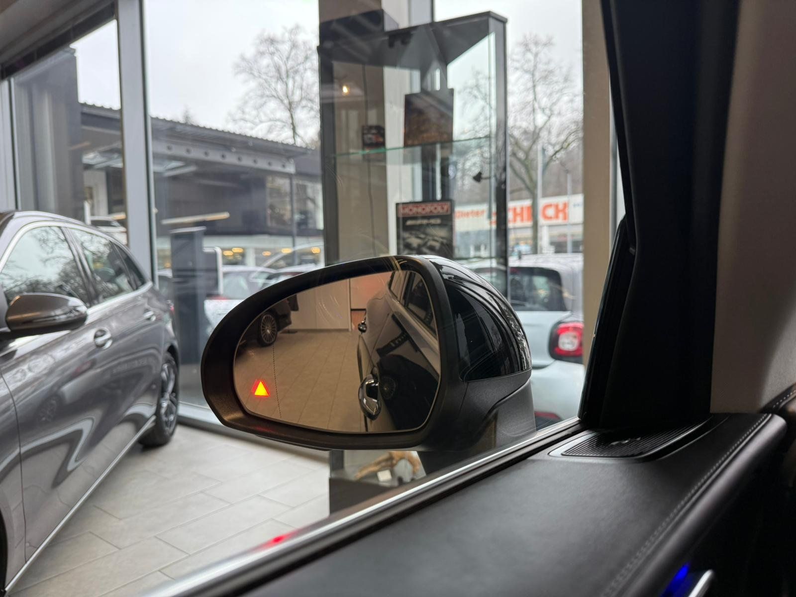 Fahrzeugabbildung Mercedes-Benz GLC 300 de 4M AMG DISTR+AHK+BURM+PANO+HUD+MEMORY