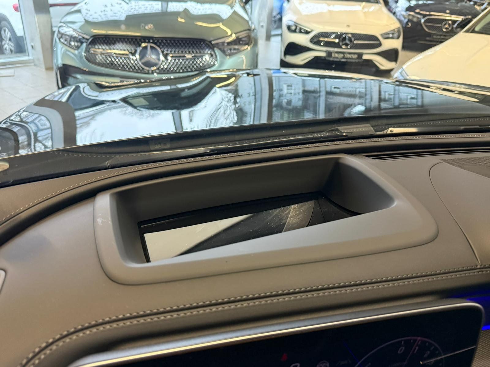 Fahrzeugabbildung Mercedes-Benz GLC 300 de 4M AMG DISTR+AHK+BURM+PANO+HUD+MEMORY