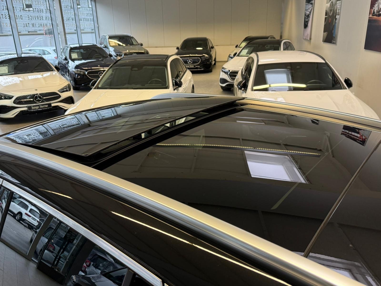 Fahrzeugabbildung Mercedes-Benz GLC 300 de 4M AMG DISTR+AHK+BURM+PANO+HUD+MEMORY