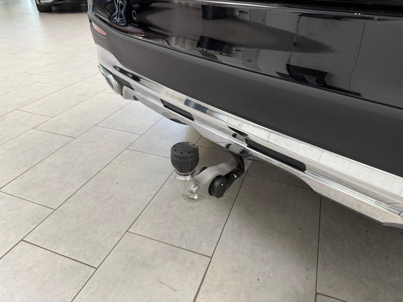 Fahrzeugabbildung Mercedes-Benz GLC 300 de 4M AMG DISTR+AHK+BURM+PANO+HUD+MEMORY