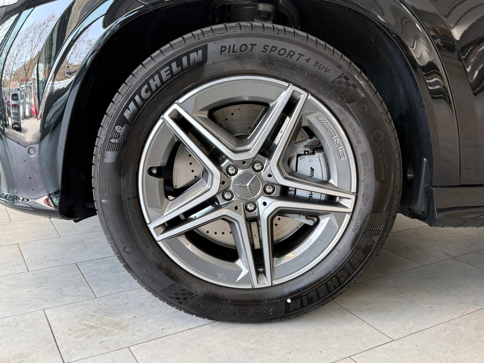 Fahrzeugabbildung Mercedes-Benz GLE 53 4M+ PANO+HUD+BURM+AHK+DISTR+MBEAM+NIGHT