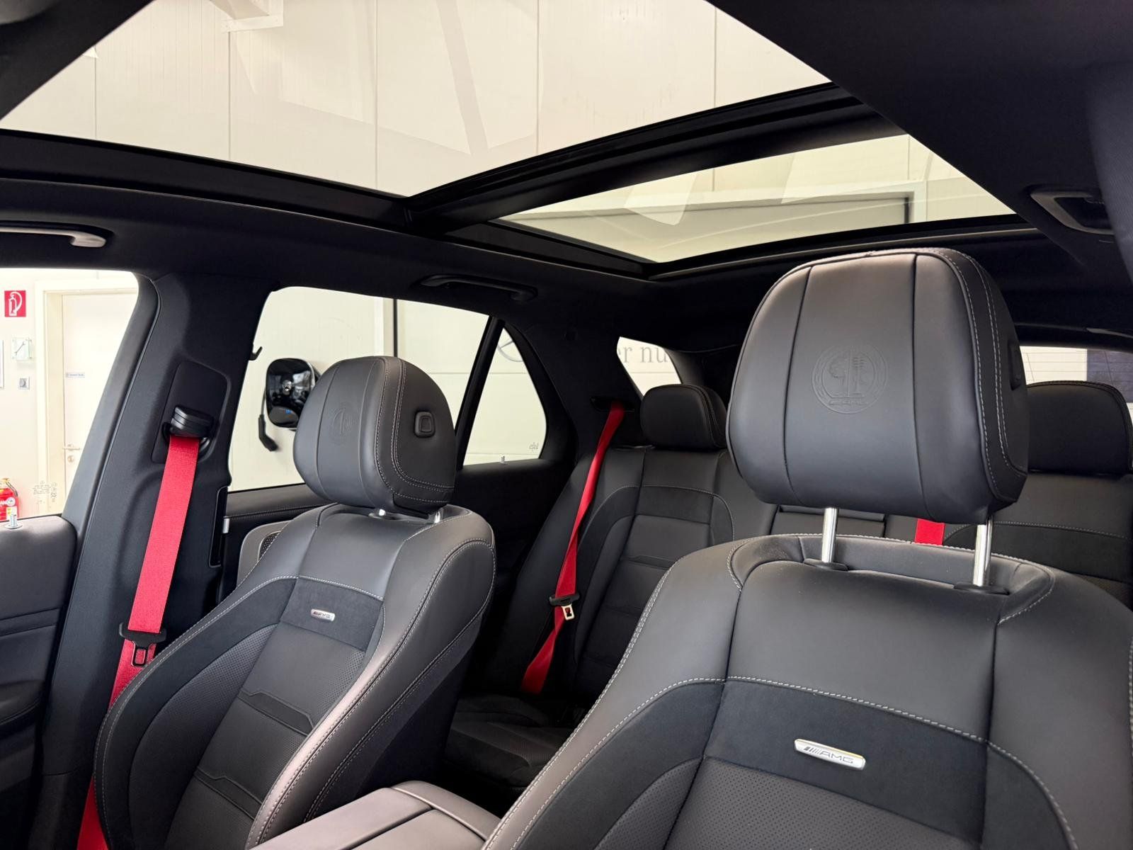 Fahrzeugabbildung Mercedes-Benz GLE 53 4M+ PANO+HUD+BURM+AHK+DISTR+MBEAM+NIGHT