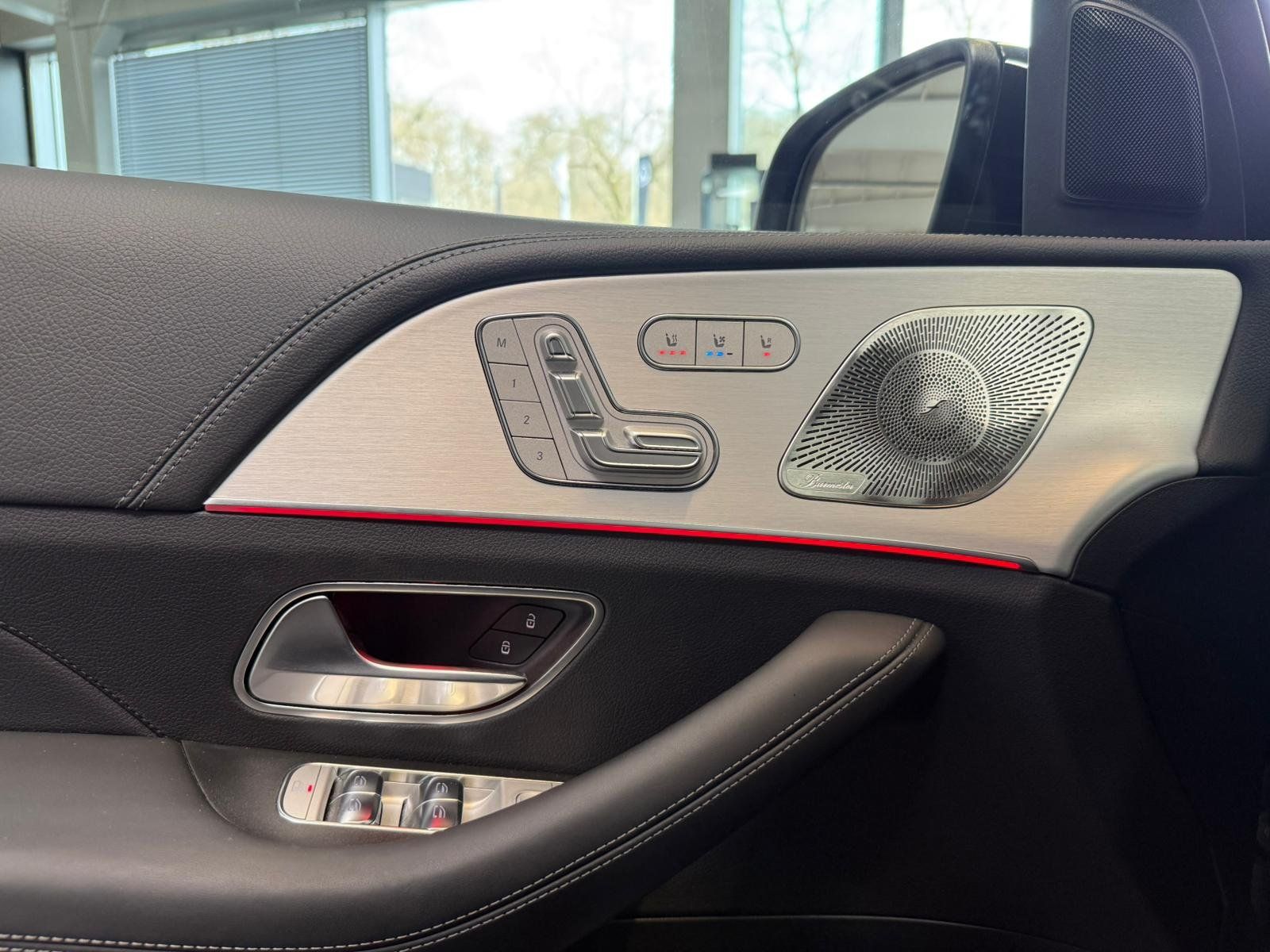 Fahrzeugabbildung Mercedes-Benz GLE 53 4M+ PANO+HUD+BURM+AHK+DISTR+MBEAM+NIGHT