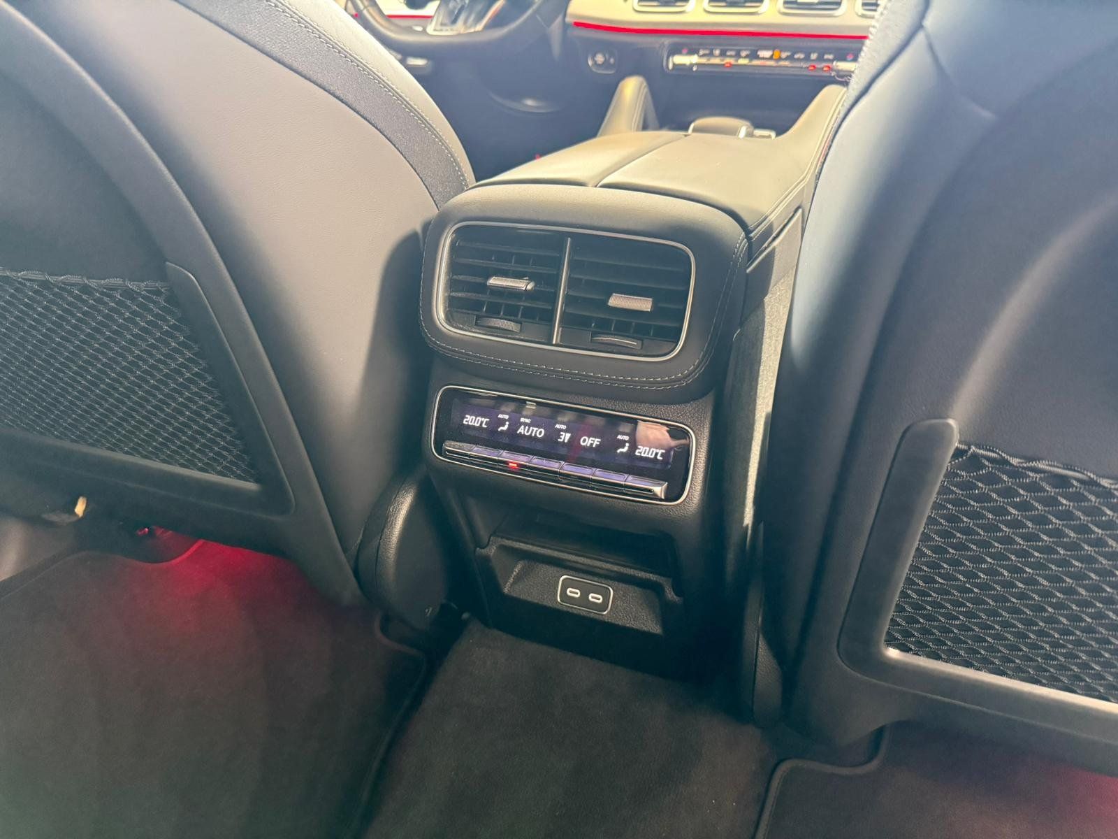 Fahrzeugabbildung Mercedes-Benz GLE 53 4M+ PANO+HUD+BURM+AHK+DISTR+MBEAM+NIGHT