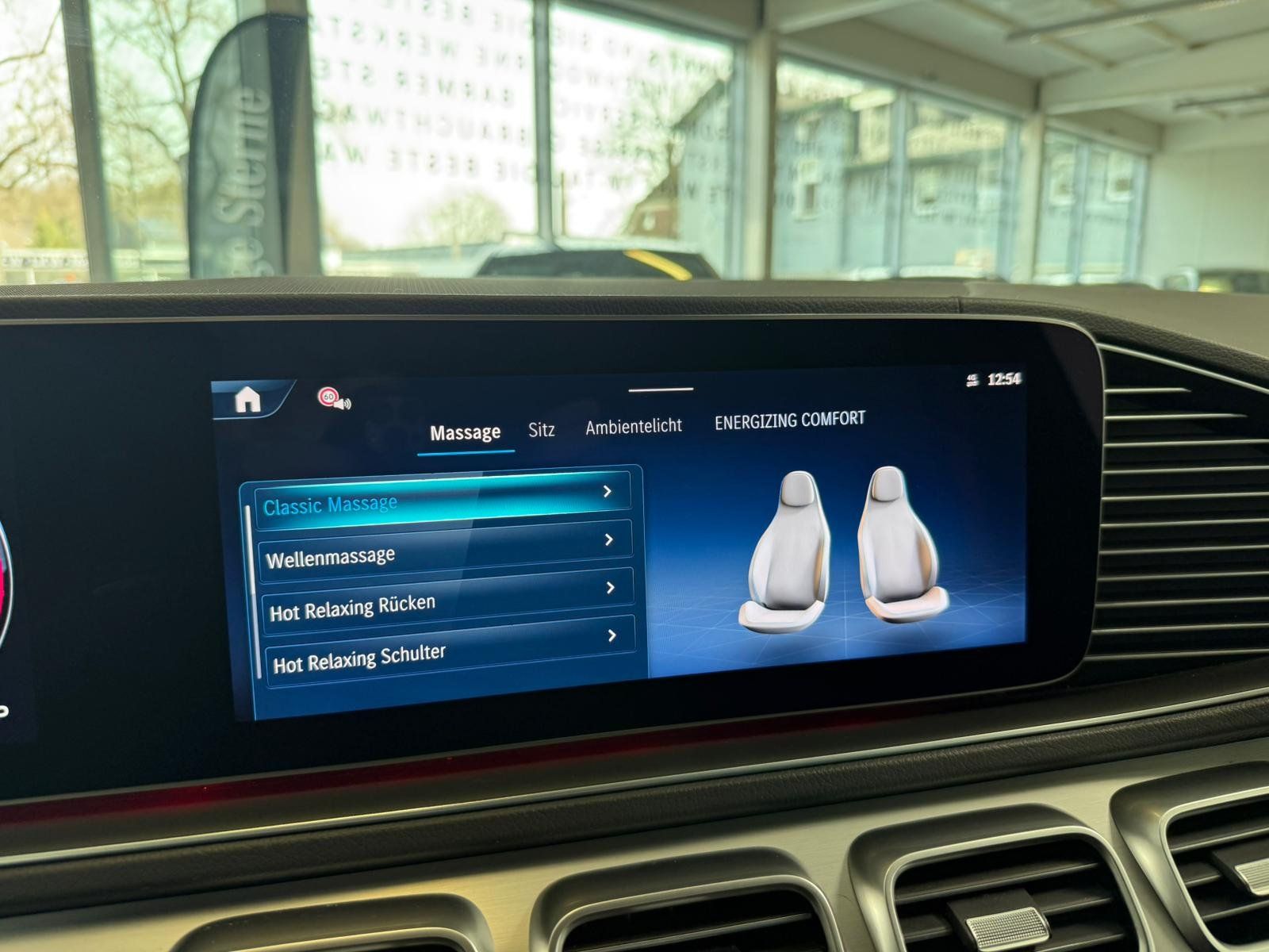 Fahrzeugabbildung Mercedes-Benz GLE 53 4M+ PANO+HUD+BURM+AHK+DISTR+MBEAM+NIGHT