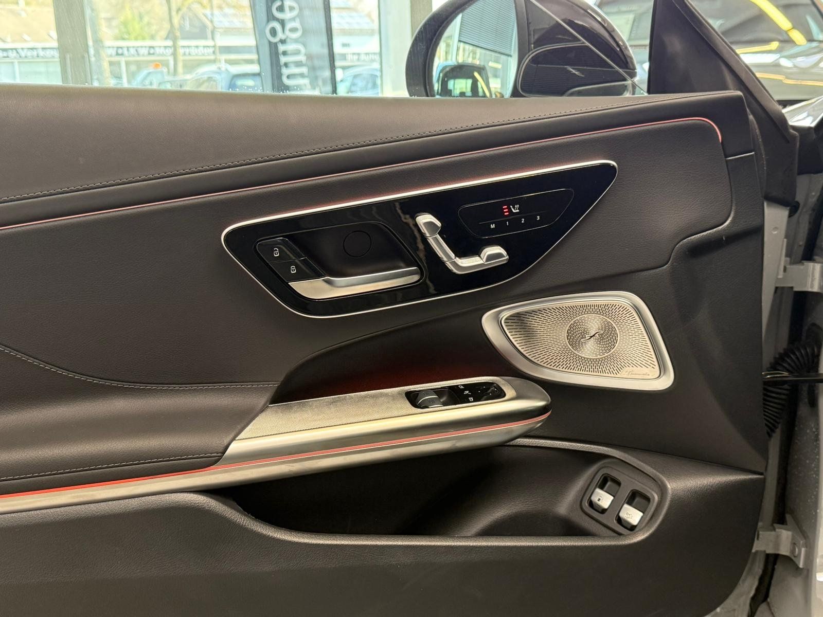 Fahrzeugabbildung Mercedes-Benz CLE 300 e AMG+NIGHT+DISTR+PANO+BURM+AHK+MEMORY