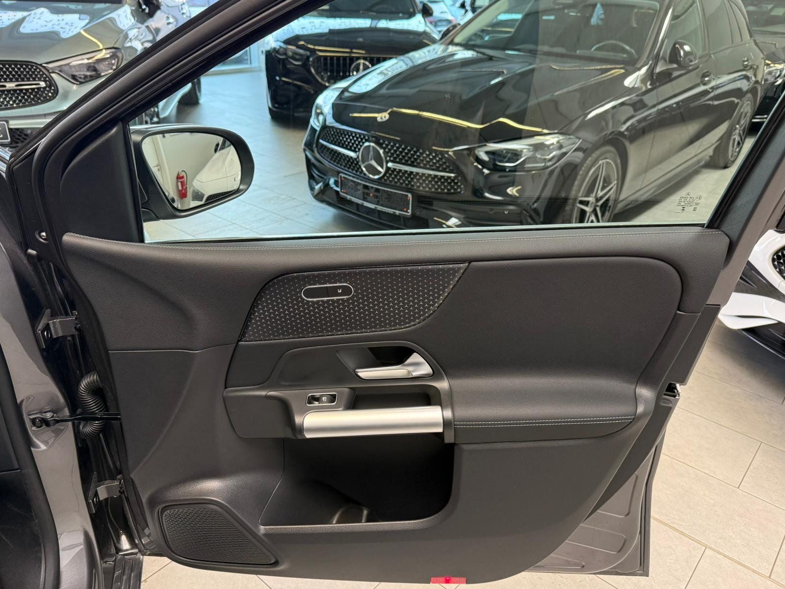 Fahrzeugabbildung Mercedes-Benz B 200 PROGRESSIVE KAMER+EASYPACK+LED+CARPLAY+DAB