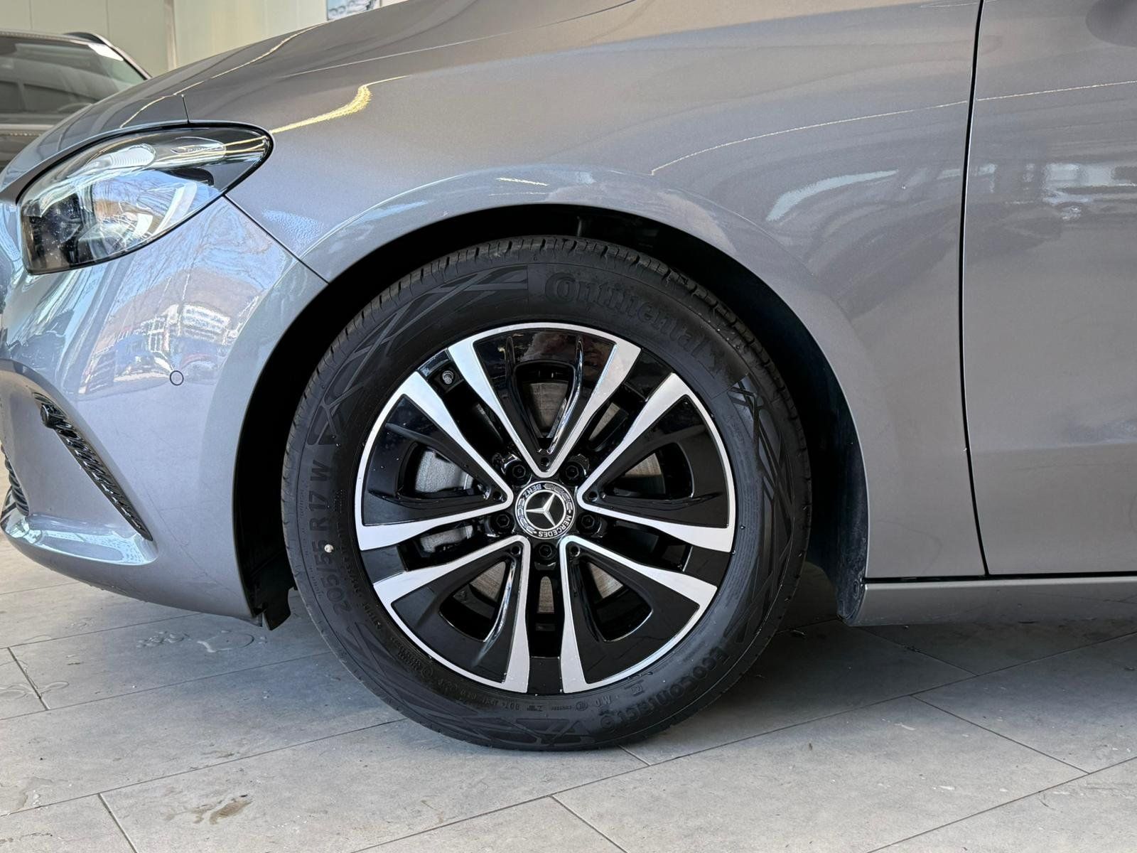 Fahrzeugabbildung Mercedes-Benz B 200 PROGRESSIVE KAMER+EASYPACK+LED+CARPLAY+DAB