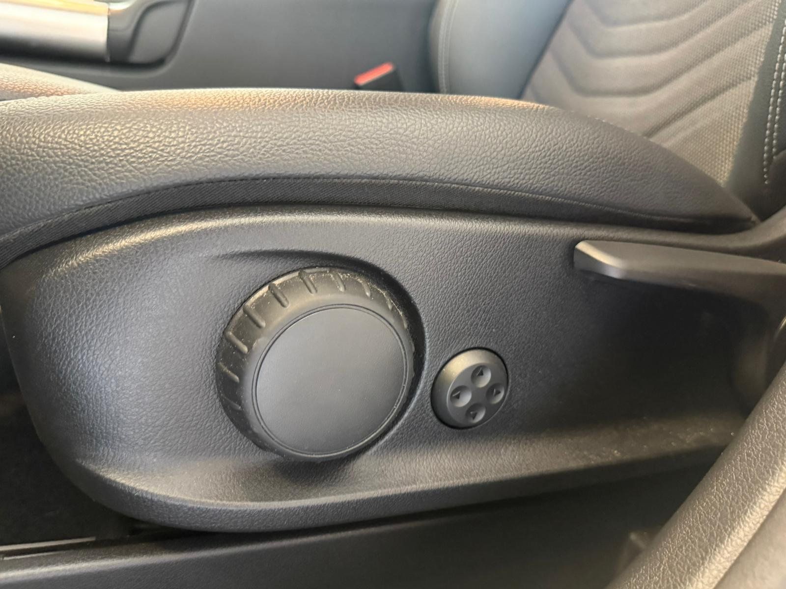 Fahrzeugabbildung Mercedes-Benz GLA 200 PROGRESSIVE ADV. 360°+AHK+EASYPACK+LED