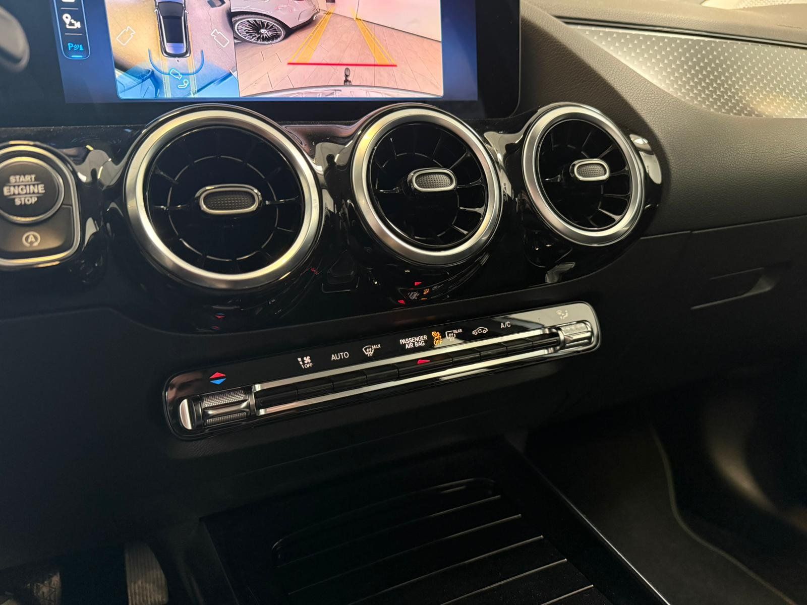 Fahrzeugabbildung Mercedes-Benz GLA 200 PROGRESSIVE ADV. 360°+AHK+EASYPACK+LED