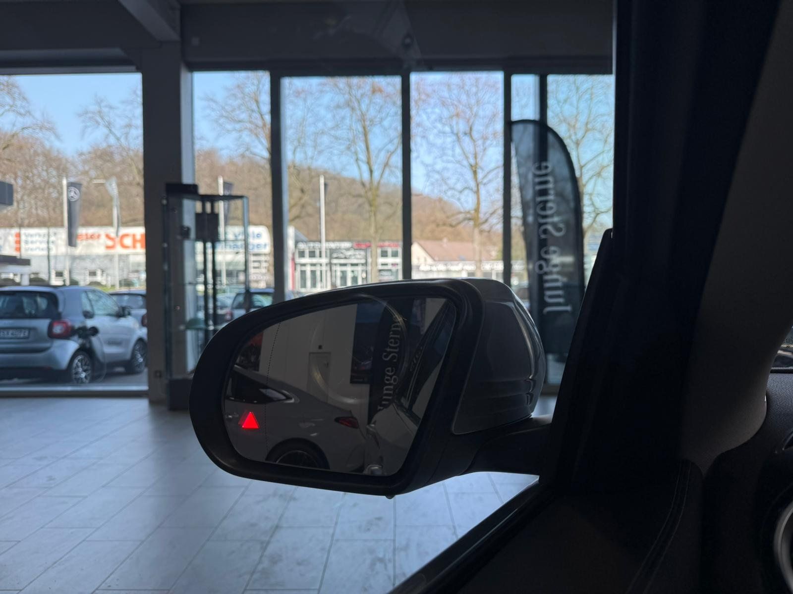 Fahrzeugabbildung Mercedes-Benz GLA 200 PROGRESSIVE ADV. 360°+AHK+EASYPACK+LED