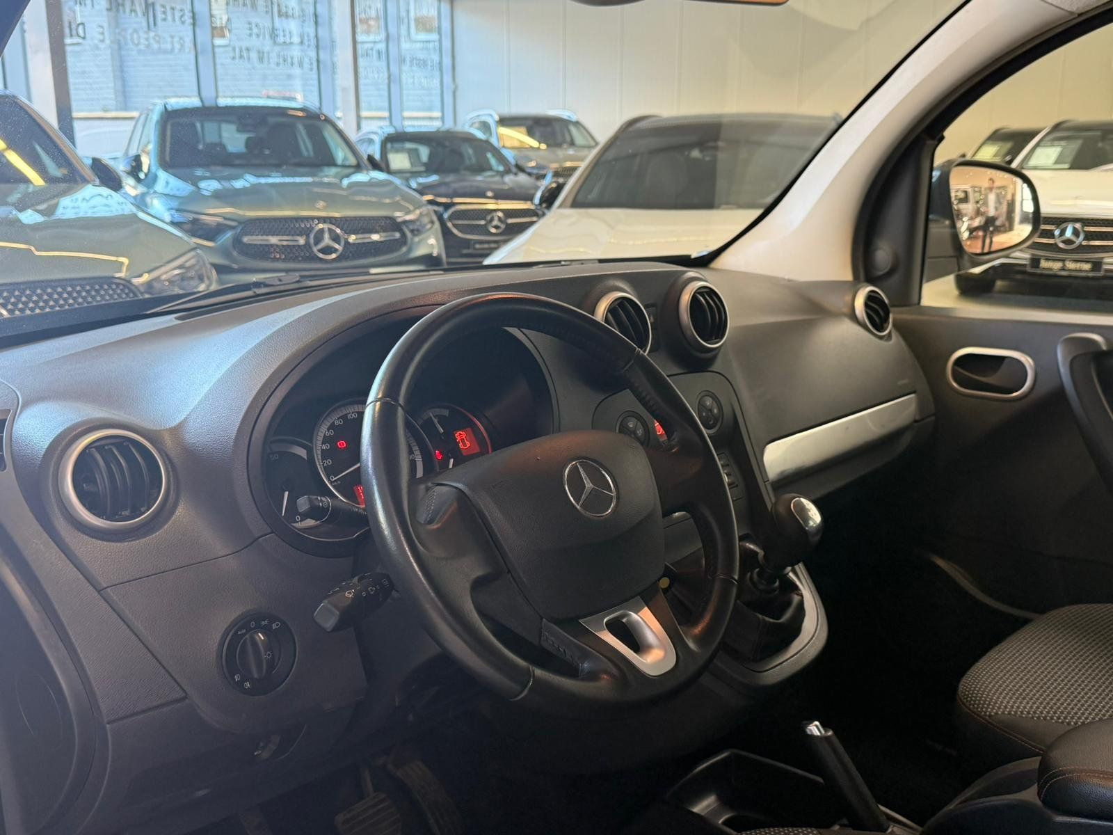 Fahrzeugabbildung Mercedes-Benz 111 CDI Lang TOURER EDITION+KAMERA+NAVI+DAB