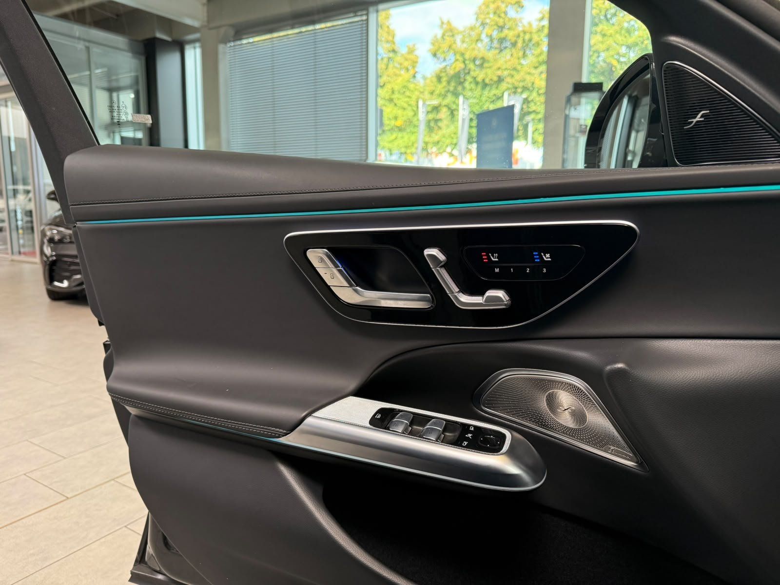 Fahrzeugabbildung Mercedes-Benz E 53 4M+ T DRIVERS+PERF+BURM4D+PANO+HUD+AHK+360°