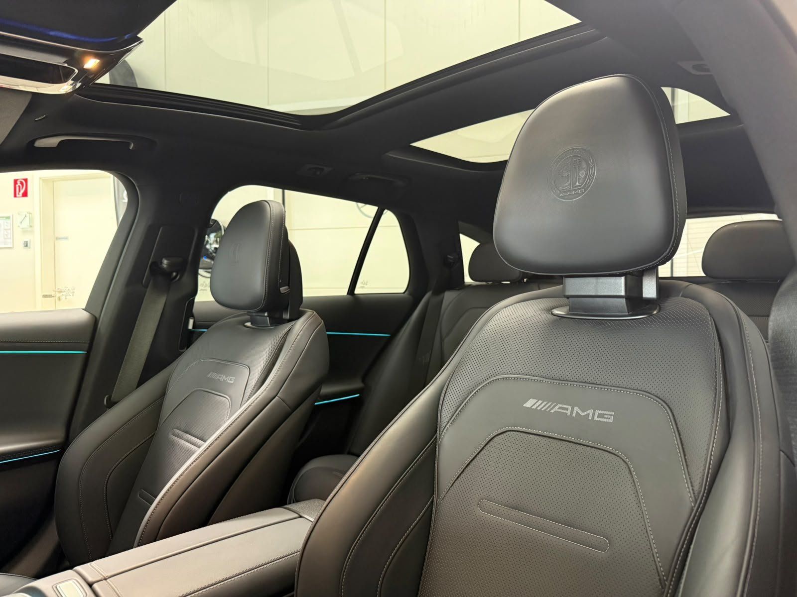 Fahrzeugabbildung Mercedes-Benz E 53 4M+ T DRIVERS+PERF+BURM4D+PANO+HUD+AHK+360°