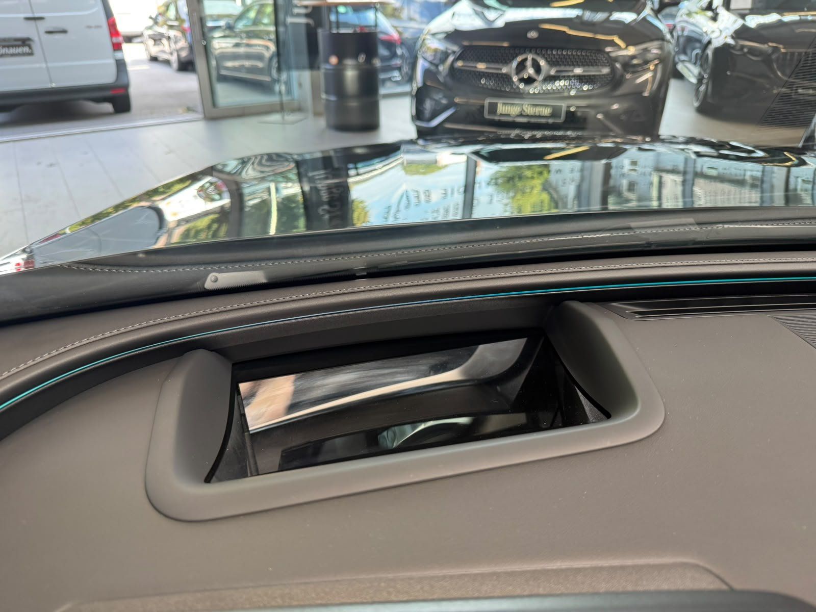 Fahrzeugabbildung Mercedes-Benz E 53 4M+ T DRIVERS+PERF+BURM4D+PANO+HUD+AHK+360°