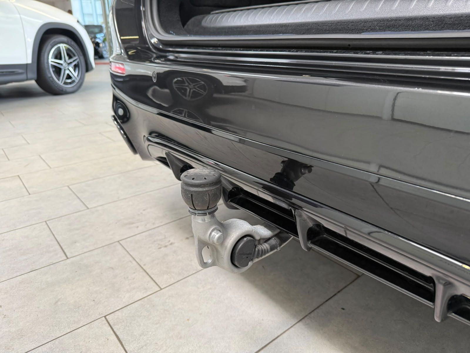 Fahrzeugabbildung Mercedes-Benz E 53 4M+ T DRIVERS+PERF+BURM4D+PANO+HUD+AHK+360°