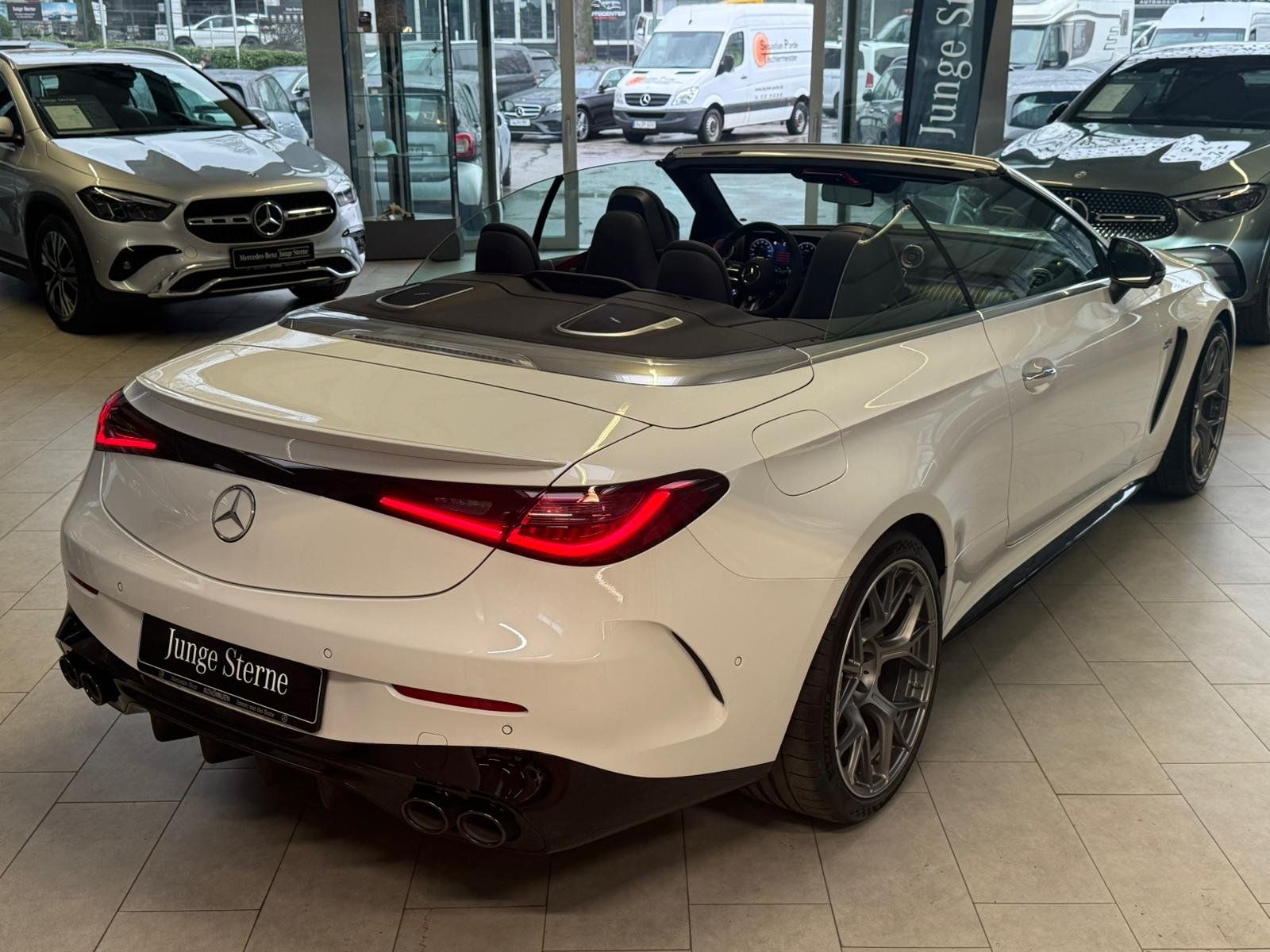 Fahrzeugabbildung Mercedes-Benz CLE 53 4M+ Cabriolet SITZKLI+BURM+NIGHT+MEMO+360