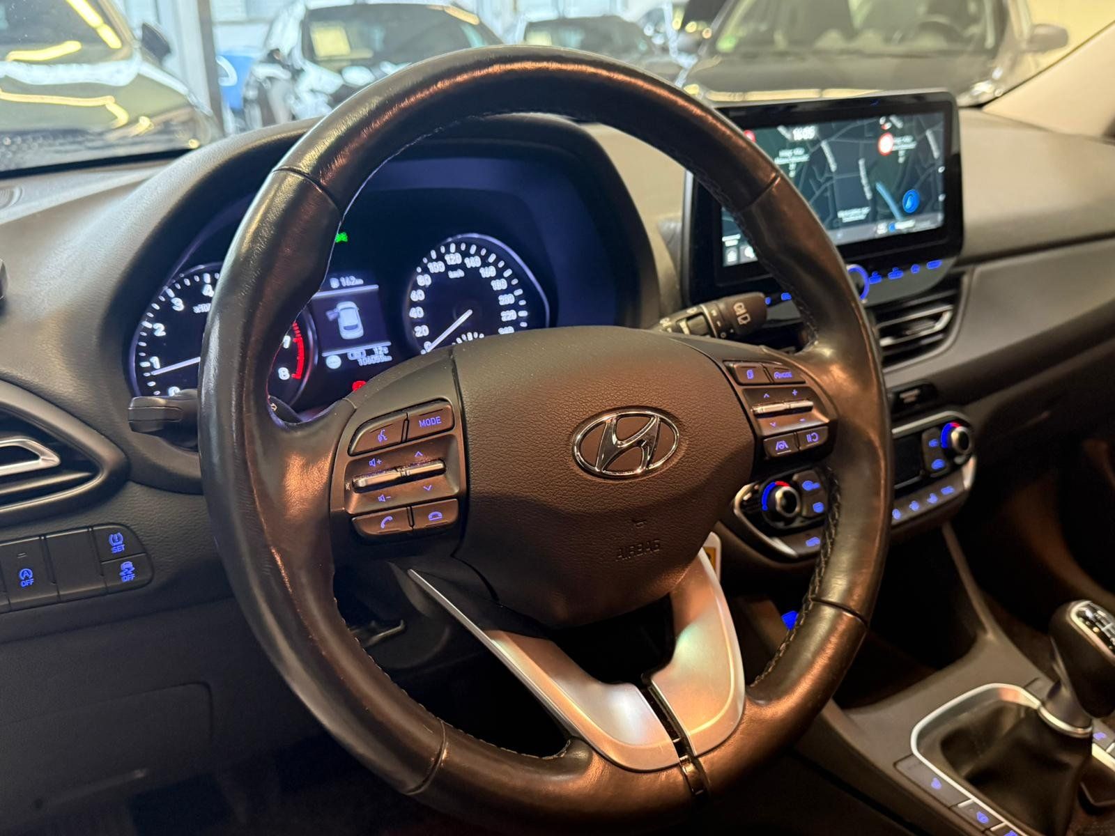 Fahrzeugabbildung Hyundai i30 1.5 TGDI KAMERA+KLIMA+LED+TEMPOMAT+SITZHZ+