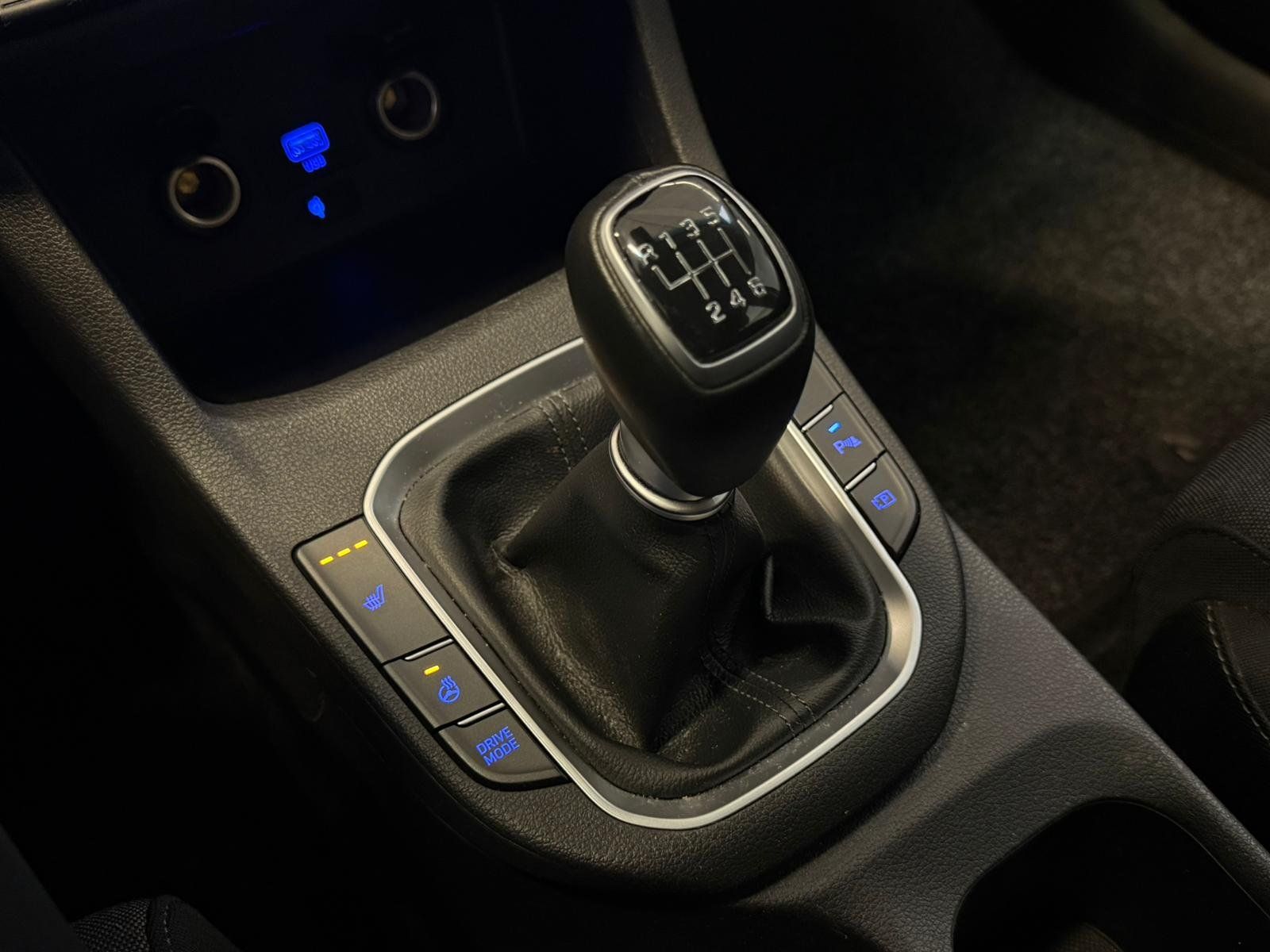 Fahrzeugabbildung Hyundai i30 1.5 TGDI KAMERA+KLIMA+LED+TEMPOMAT+SITZHZ+