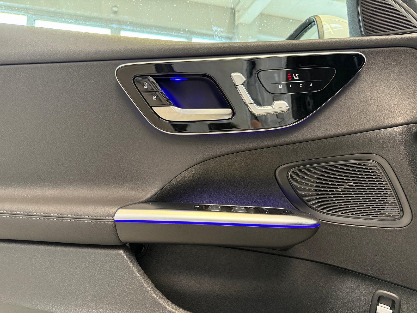 Fahrzeugabbildung Mercedes-Benz C 200 T Avantgarde MEMORY+AHK+TOTW+KAMERA+CARPL.