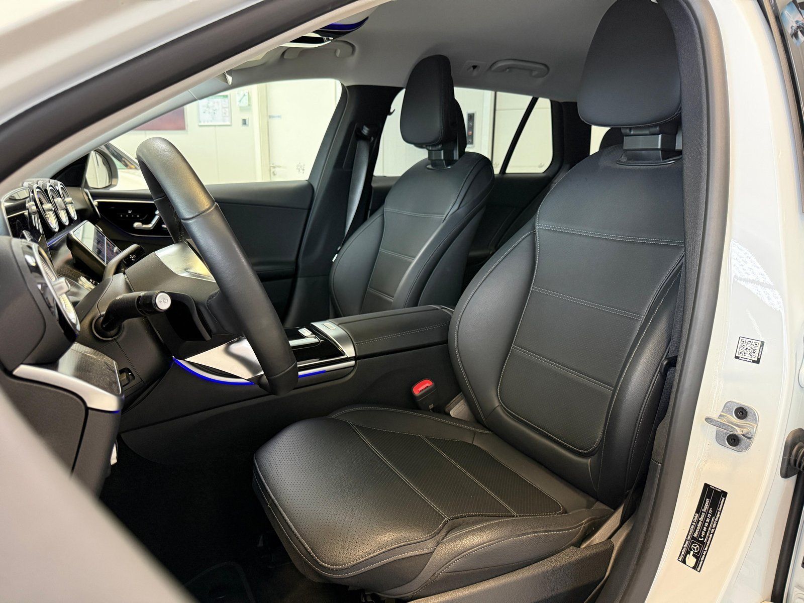 Fahrzeugabbildung Mercedes-Benz C 200 T Avantgarde MEMORY+AHK+TOTW+KAMERA+CARPL.