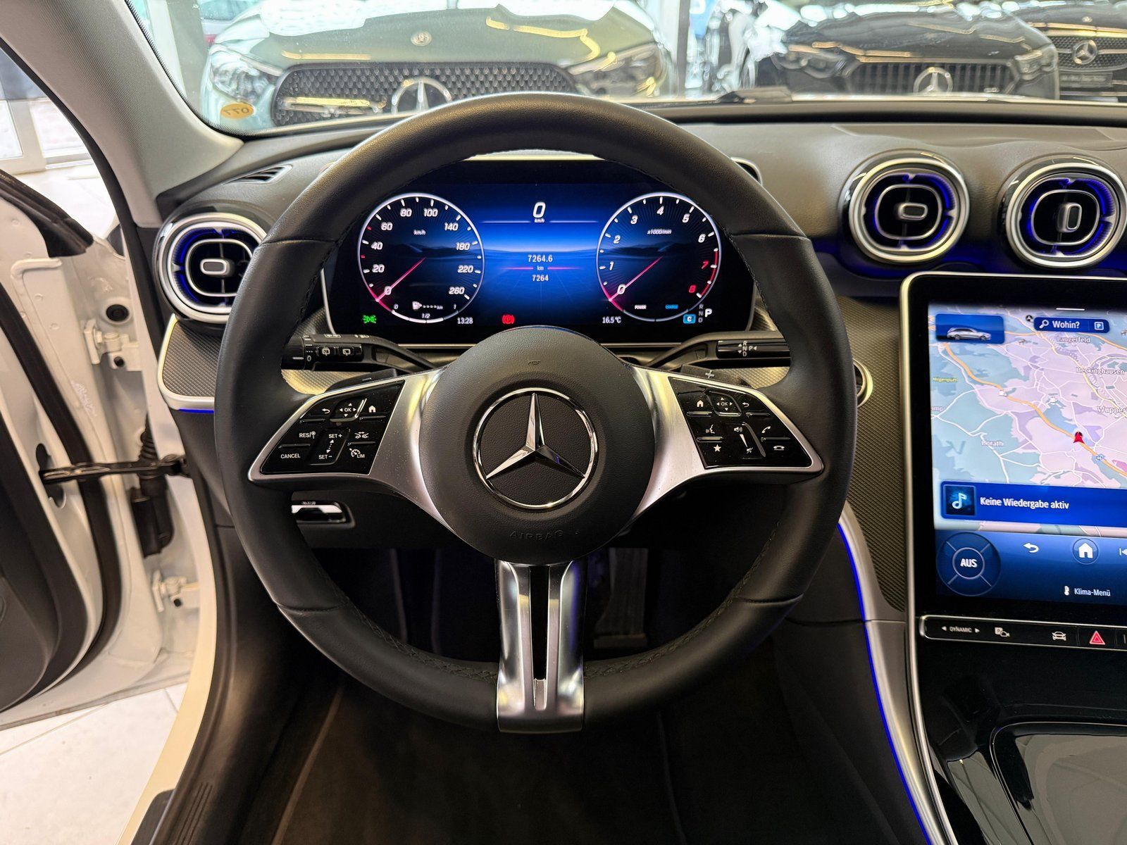 Fahrzeugabbildung Mercedes-Benz C 200 T Avantgarde MEMORY+AHK+TOTW+KAMERA+CARPL.