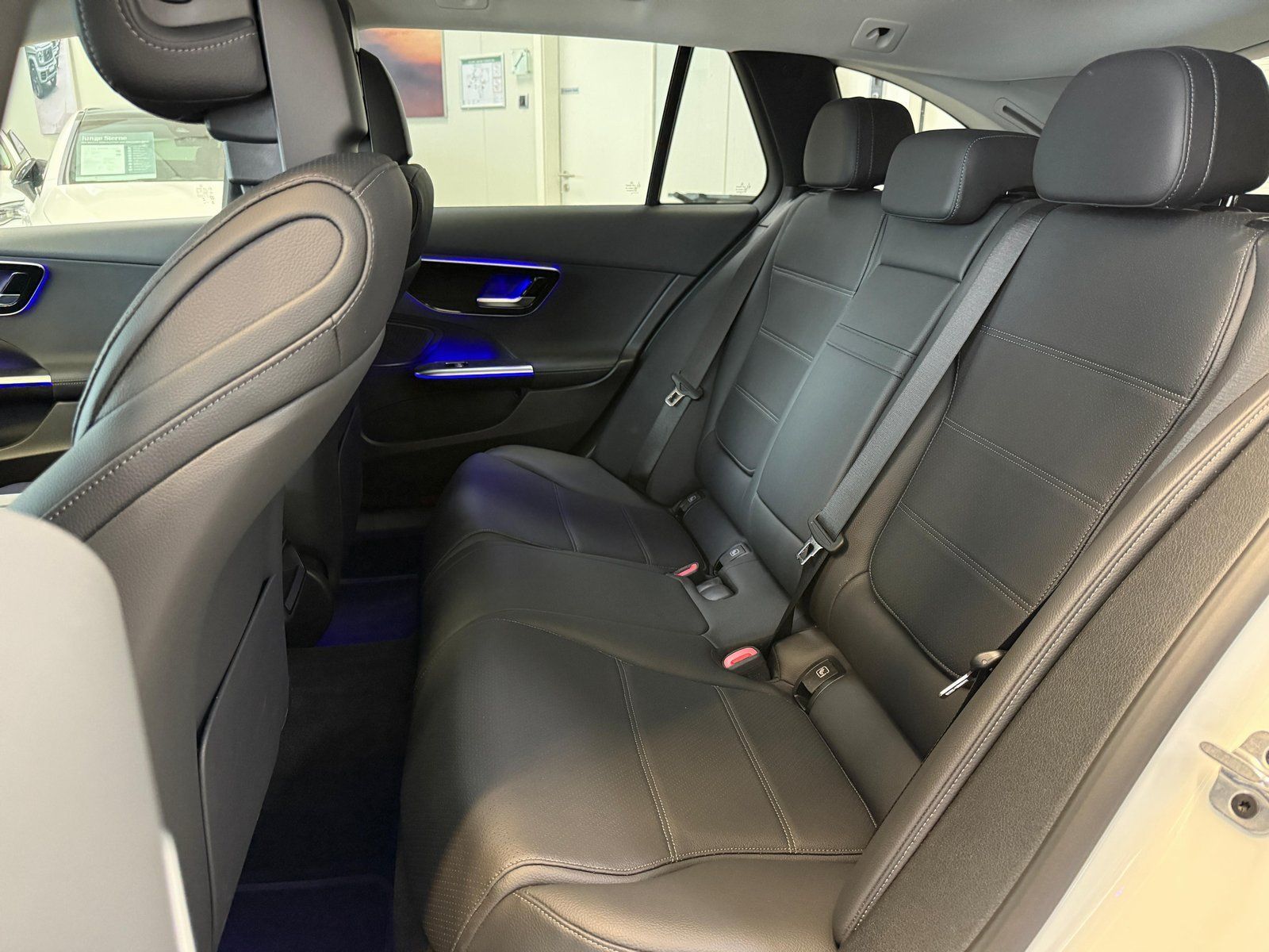 Fahrzeugabbildung Mercedes-Benz C 200 T Avantgarde MEMORY+AHK+TOTW+KAMERA+CARPL.