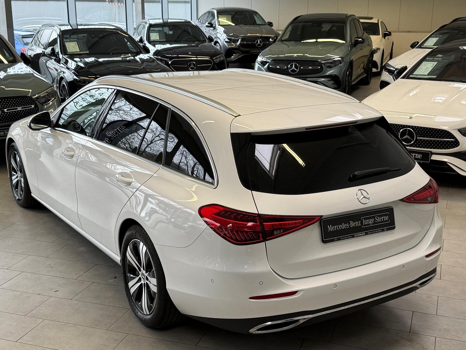 Fahrzeugabbildung Mercedes-Benz C 200 T Avantgarde MEMORY+AHK+TOTW+KAMERA+CARPL.