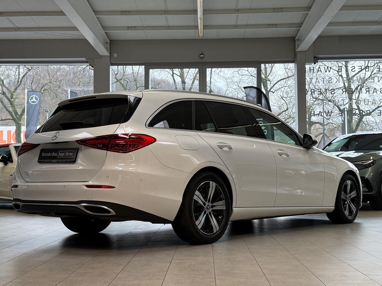 Fahrzeugabbildung Mercedes-Benz C 200 T Avantgarde MEMORY+AHK+TOTW+KAMERA+CARPL.