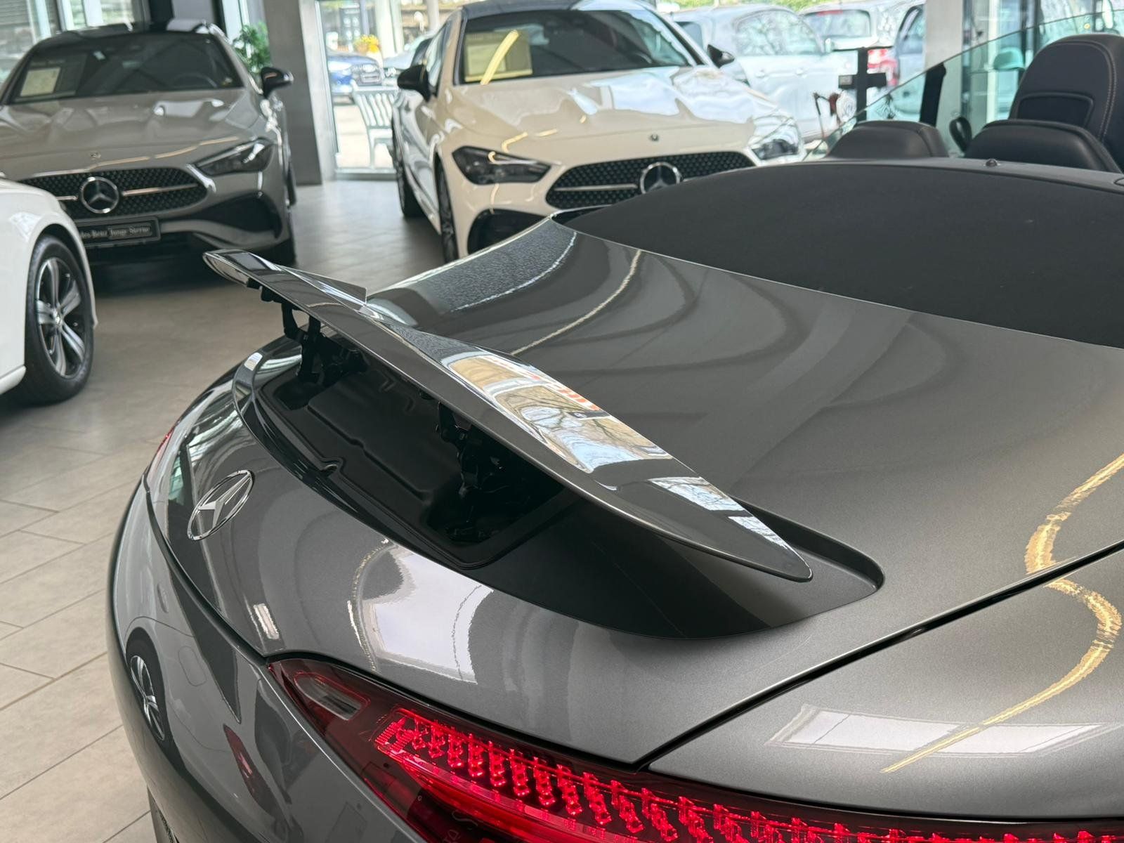 Fahrzeugabbildung Mercedes-Benz SL63 4M+ KERAMIK+FAP+DISTR+NIGHT+BURM+EDW+MEMORY