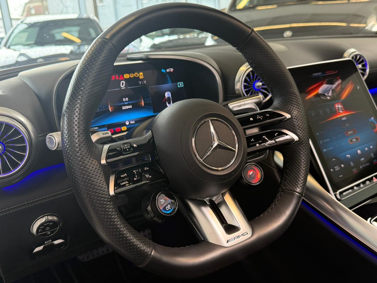 Fahrzeugabbildung Mercedes-Benz SL63 4M+ KERAMIK+FAP+DISTR+NIGHT+BURM+EDW+MEMORY