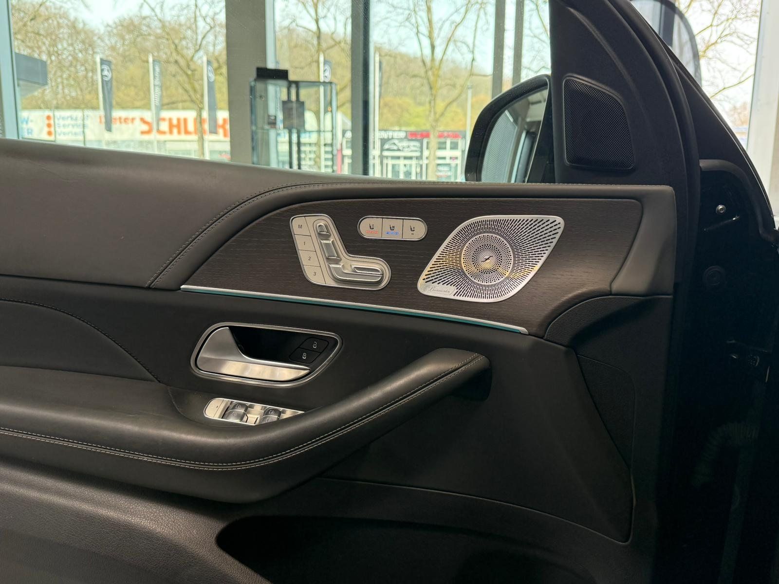 Fahrzeugabbildung Mercedes-Benz GLE 400 d 4M AMG AIRMATIC+AHK+FAP+PANO+MBEAM+7SI