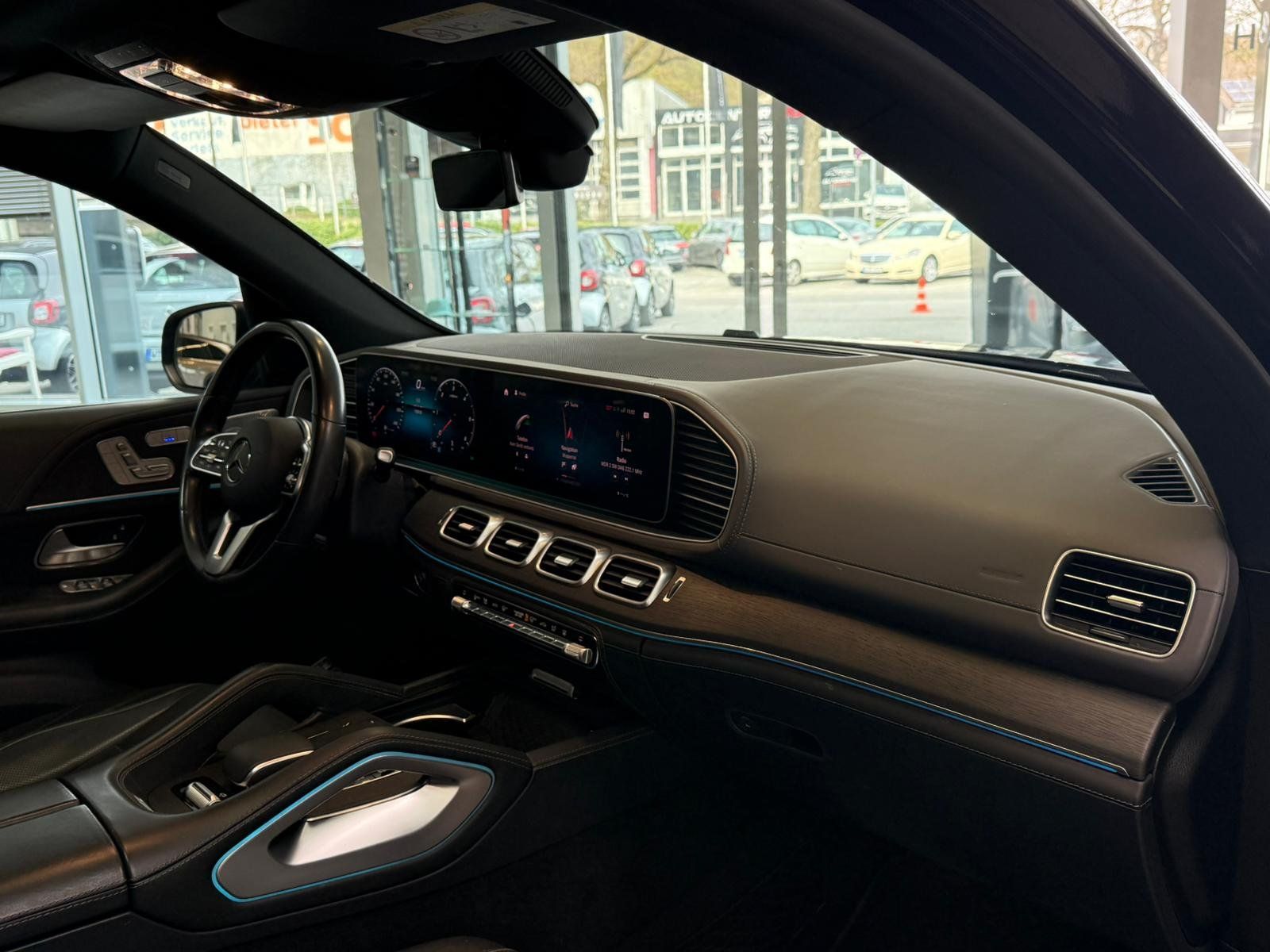 Fahrzeugabbildung Mercedes-Benz GLE 400 d 4M AMG AIRMATIC+AHK+FAP+PANO+MBEAM+7SI