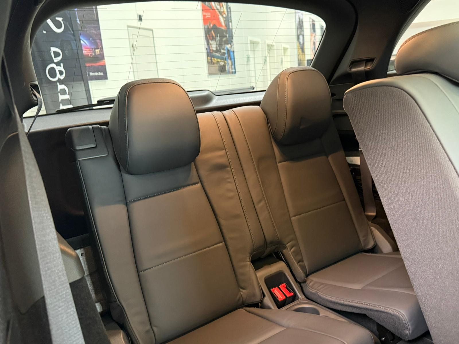 Fahrzeugabbildung Mercedes-Benz GLE 400 d 4M AMG AIRMATIC+AHK+FAP+PANO+MBEAM+7SI