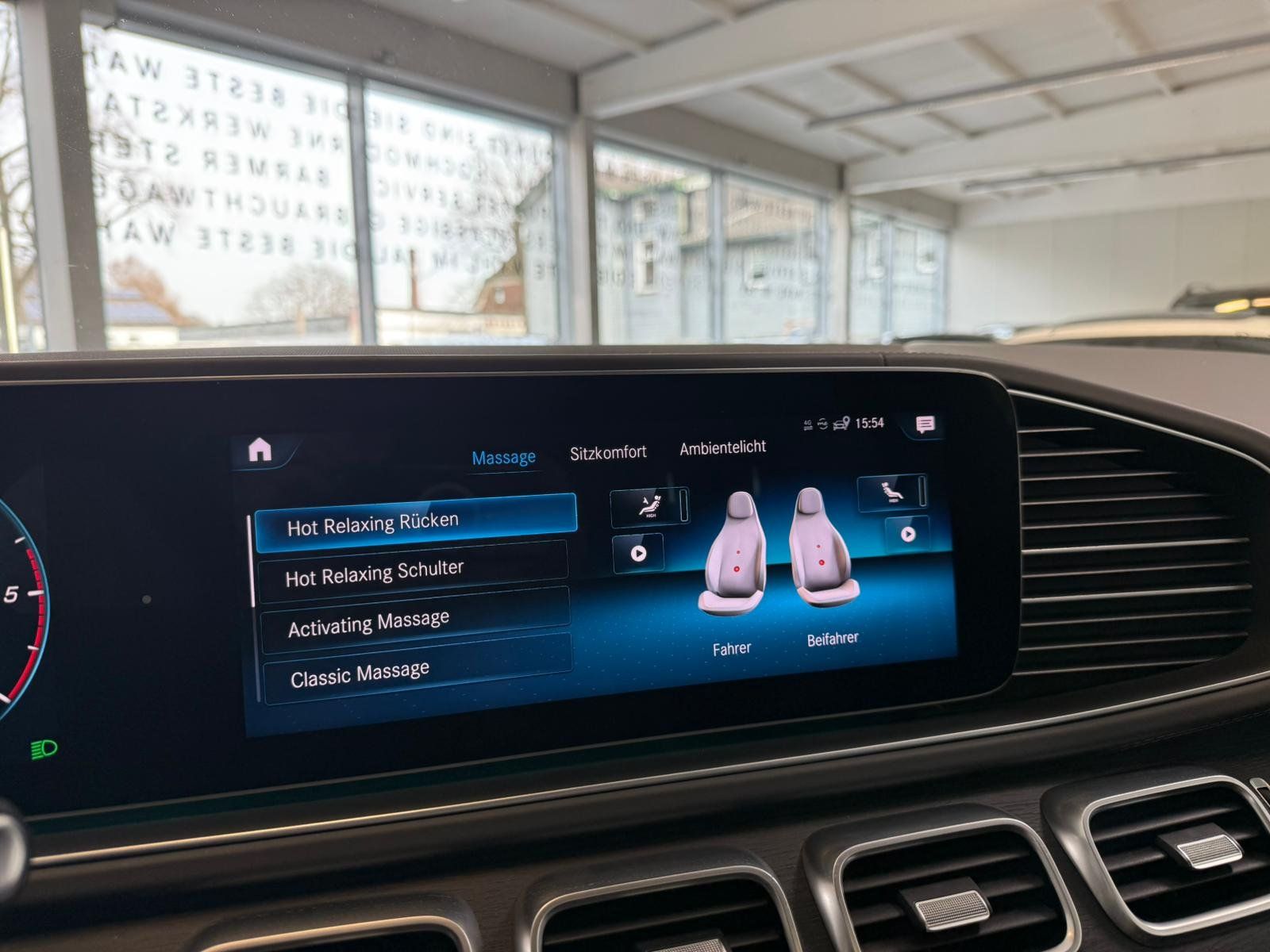 Fahrzeugabbildung Mercedes-Benz GLE 400 d 4M AMG AIRMATIC+AHK+FAP+PANO+MBEAM+7SI