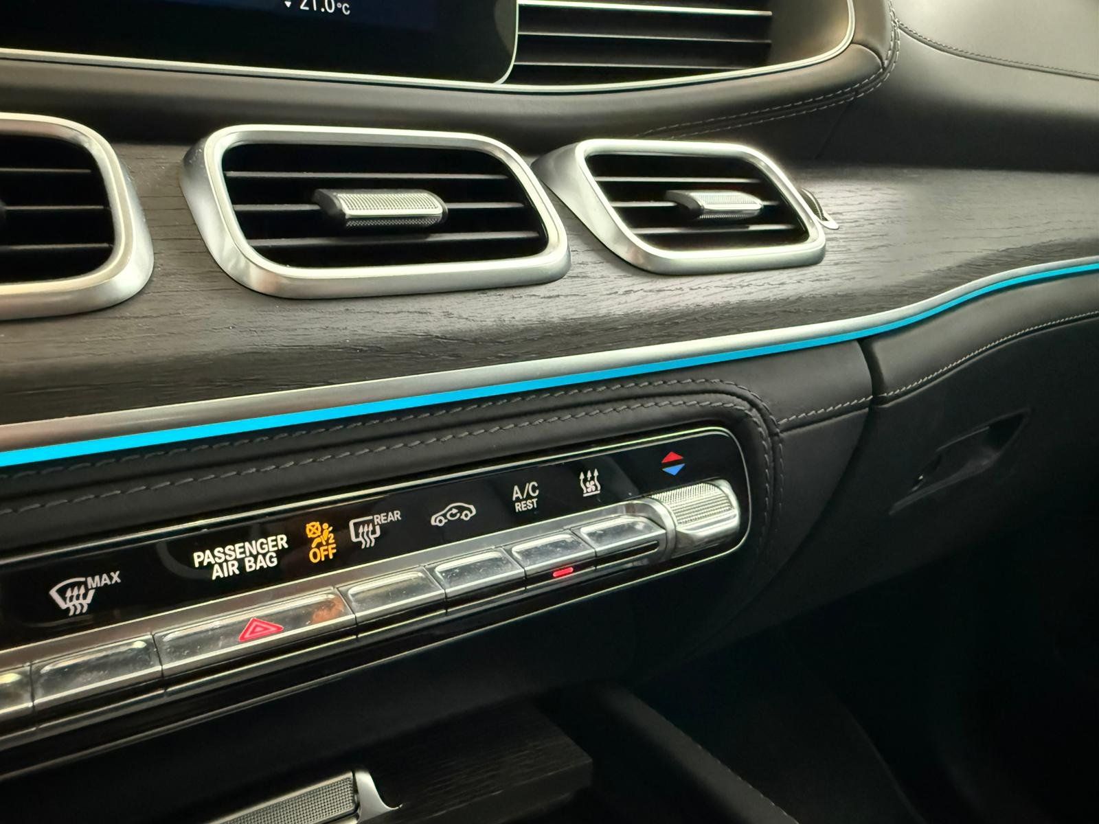 Fahrzeugabbildung Mercedes-Benz GLE 400 d 4M AMG AIRMATIC+AHK+FAP+PANO+MBEAM+7SI