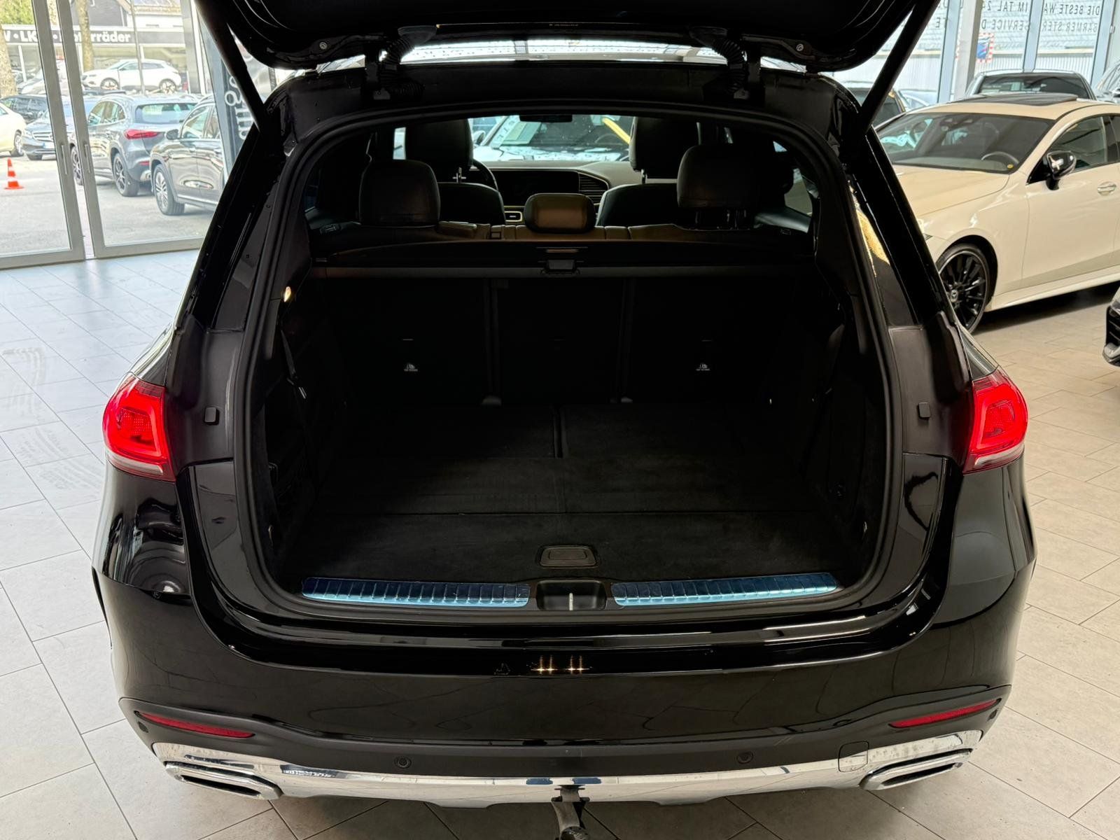 Fahrzeugabbildung Mercedes-Benz GLE 400 d 4M AMG AIRMATIC+AHK+FAP+PANO+MBEAM+7SI